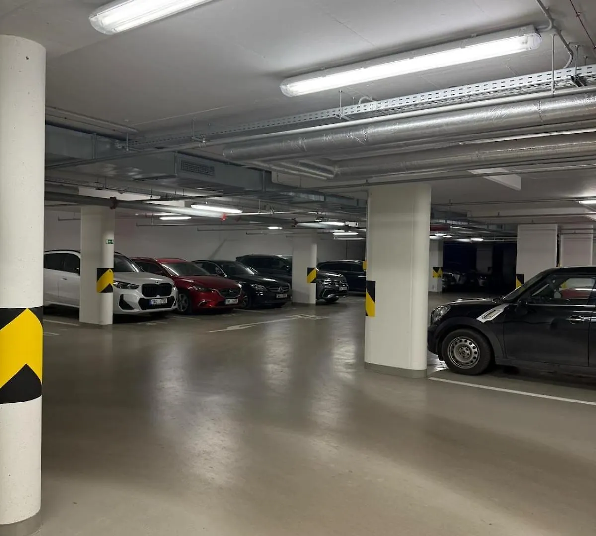 Modern Apt With Own Parking Prague Apartment