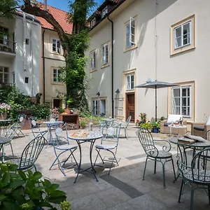 4* Hotell Monastery Garden