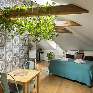 Bohemian Chic 2 Bedroom 2 Bathroom Loft With Hanging Chair Prague