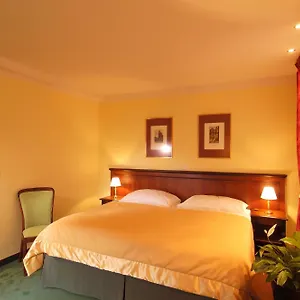 3* Hotell Ea Jeleni Dvur Castle