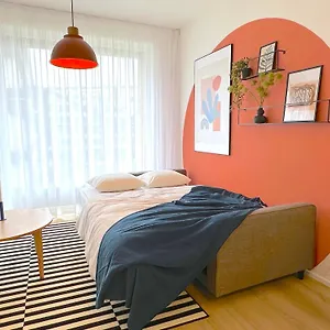  Apartmán Design - Balcony, Free Parking, Yoga, 10 Mins To Center, By Gravity
